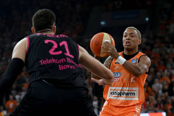 防守顽强 防守顽强