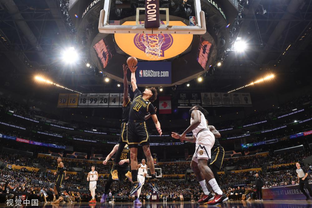 相比之下 相比之下